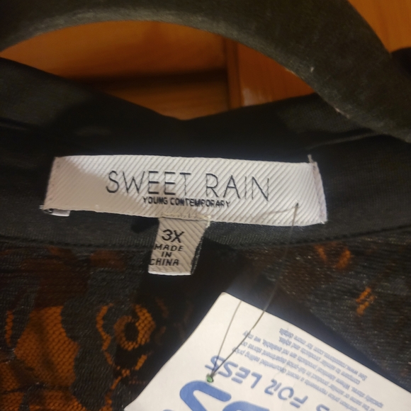 Sweet Rain Black Lace Top - Picture 2 of 2